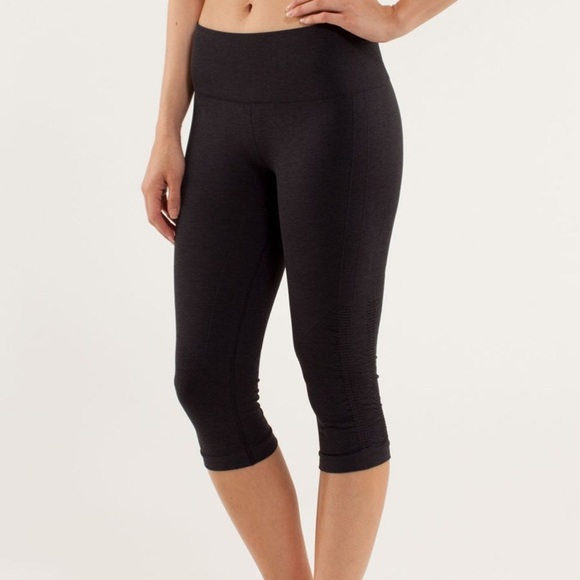 Lululemon In The Flow Crop
Black - Picture 3 of 6
